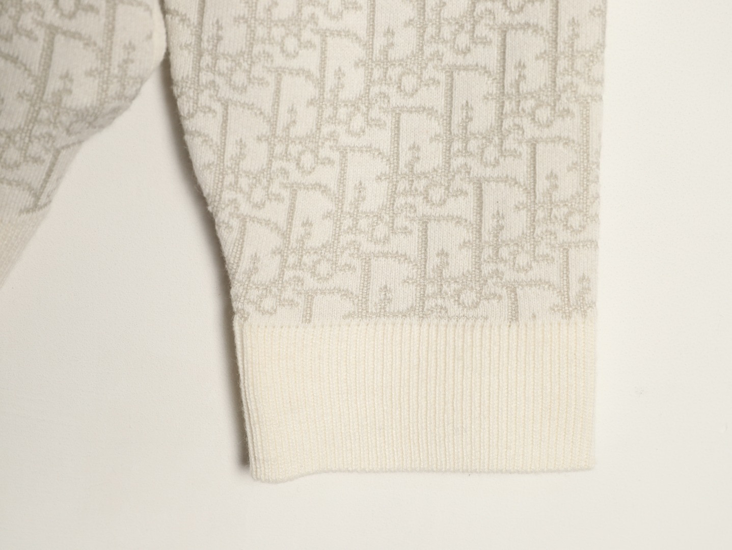 D*or oblique knitting cardigan
