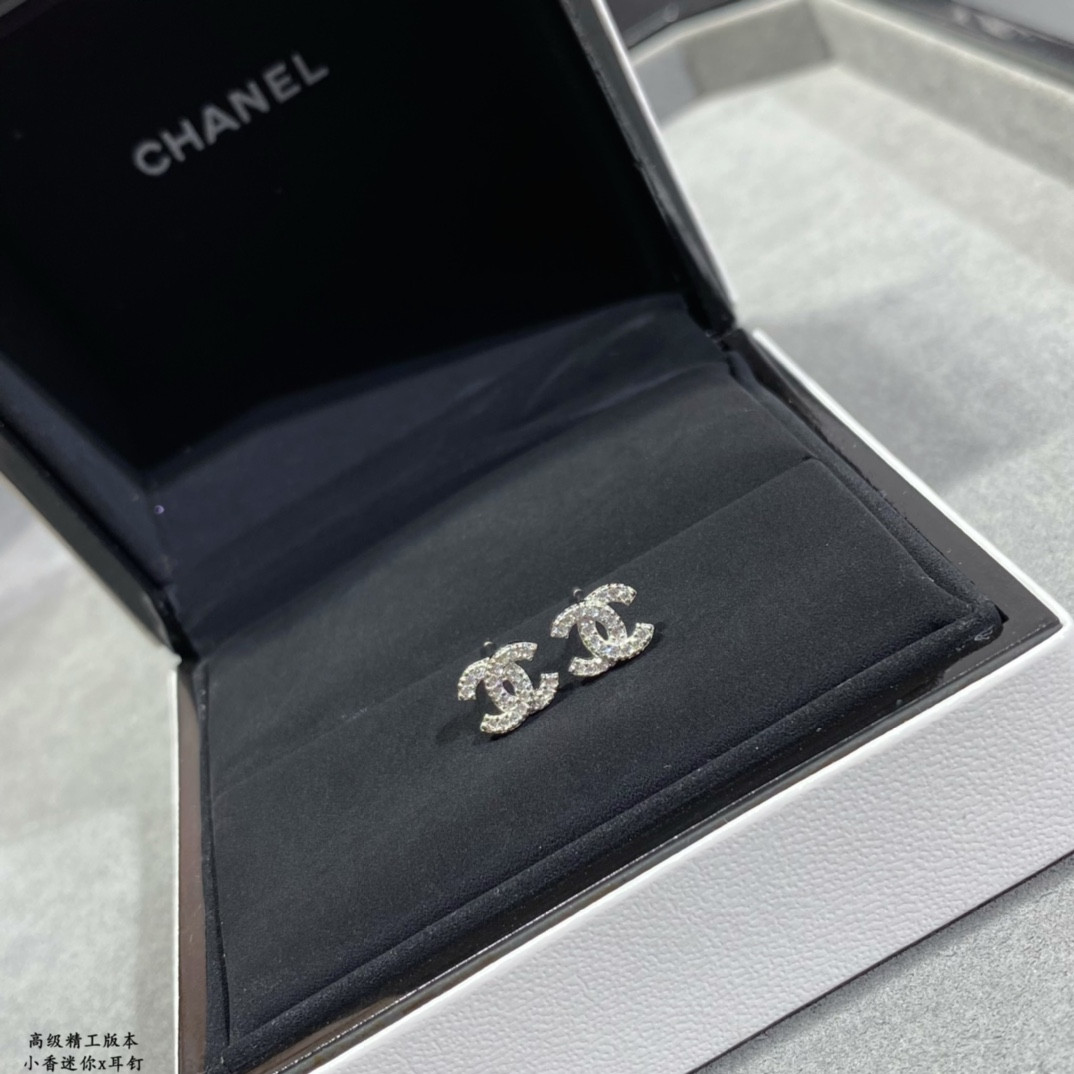 Ch*el mini Ch*el earrings 0.6cm