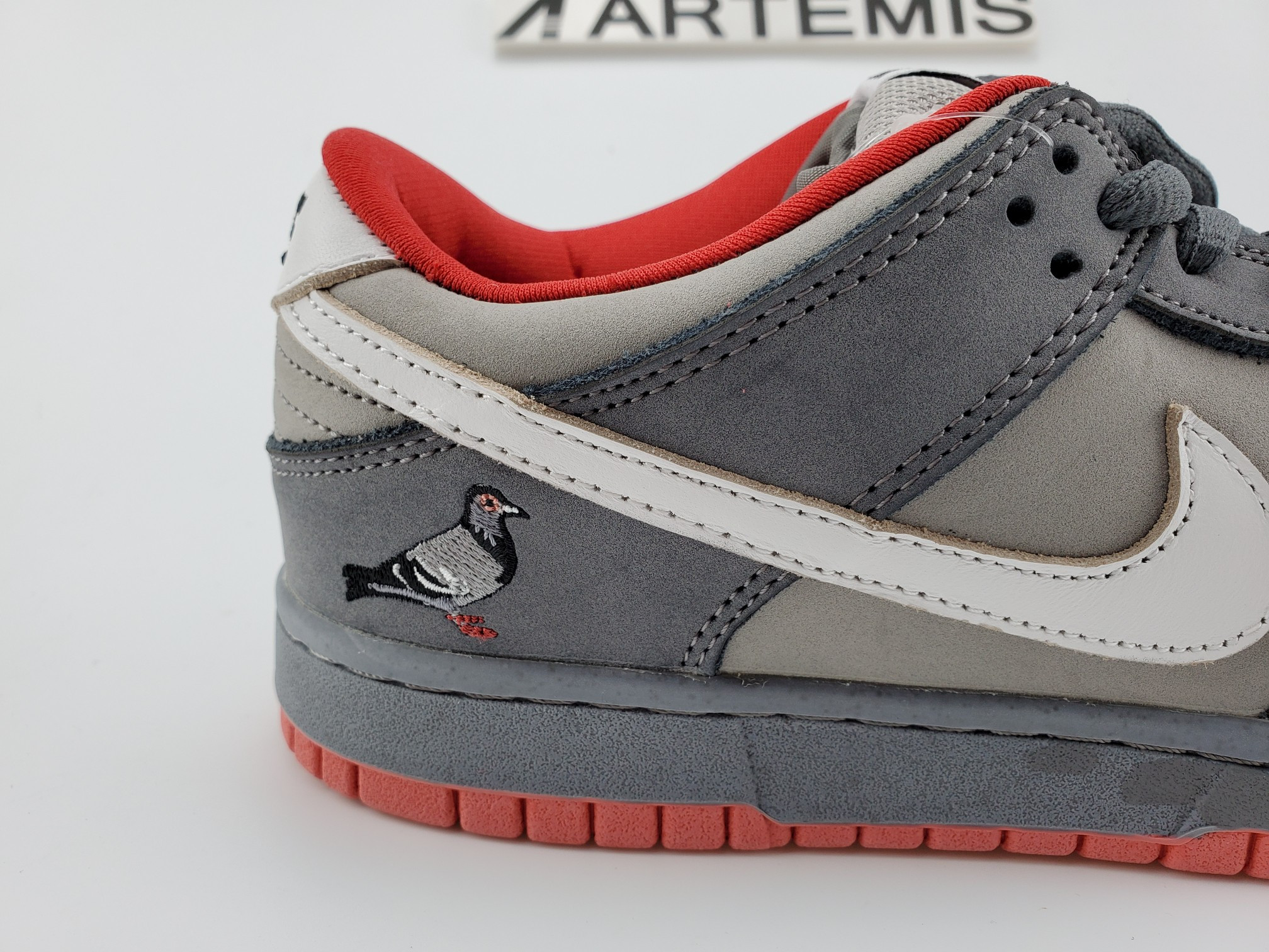 Nike Dunk SB Low Staple NYC Pigeon