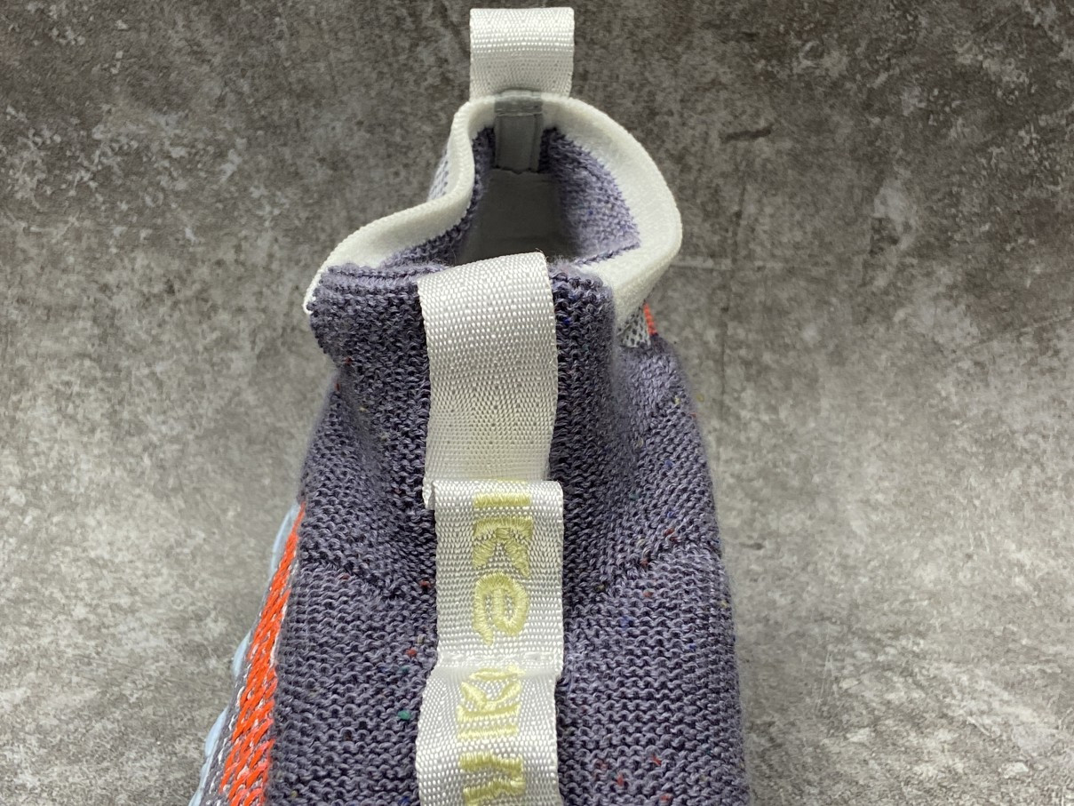 Nike Space Hippie 02 Vast Grey Hyper Crimson