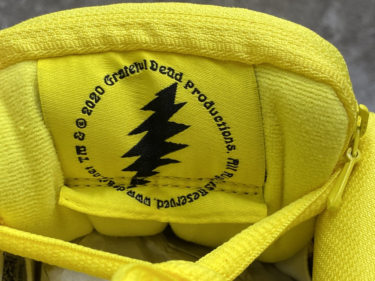 Grateful Dead x Nike SB Dunk Low Yellow Bear