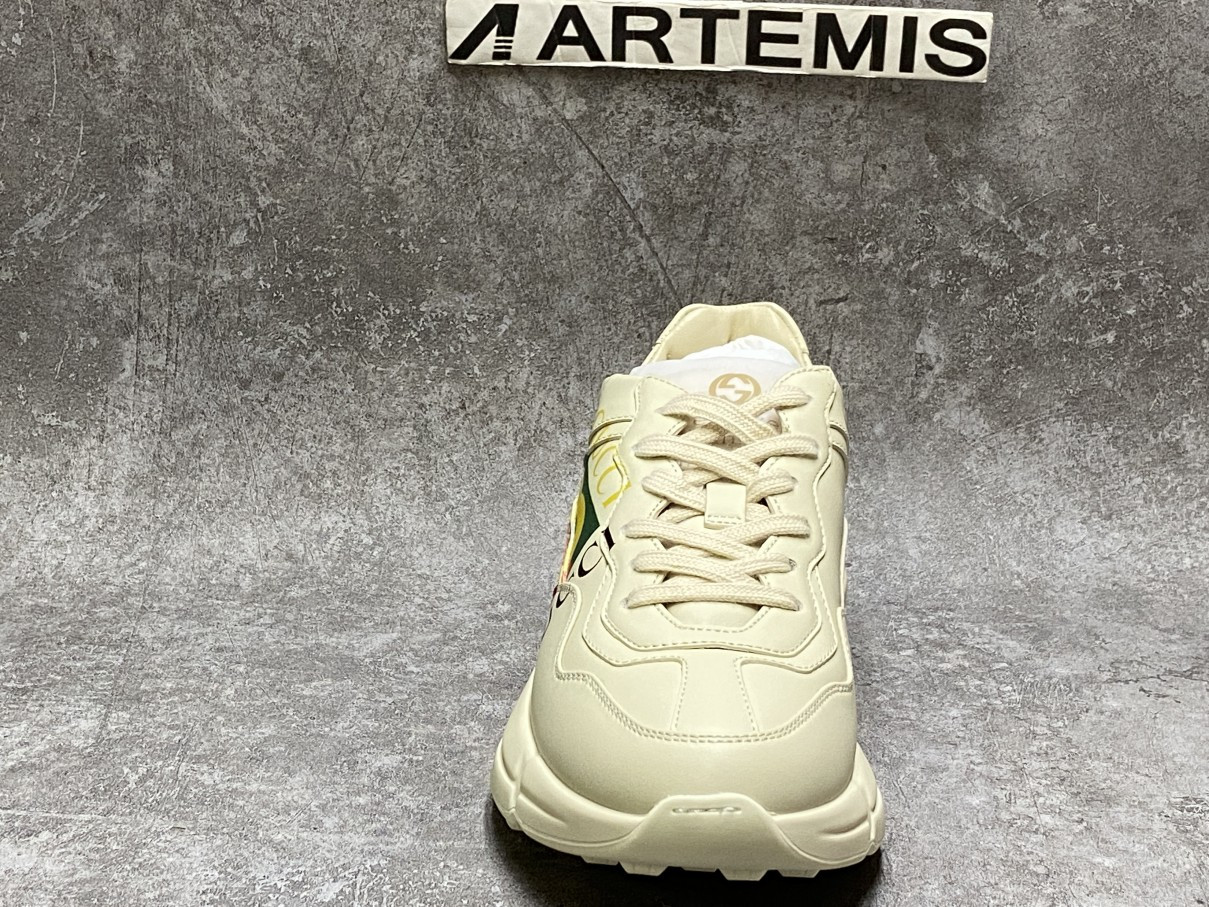 G*u*i rhyton logo ivory