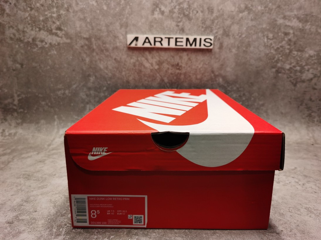 Nike Dunk Low Medium Curry