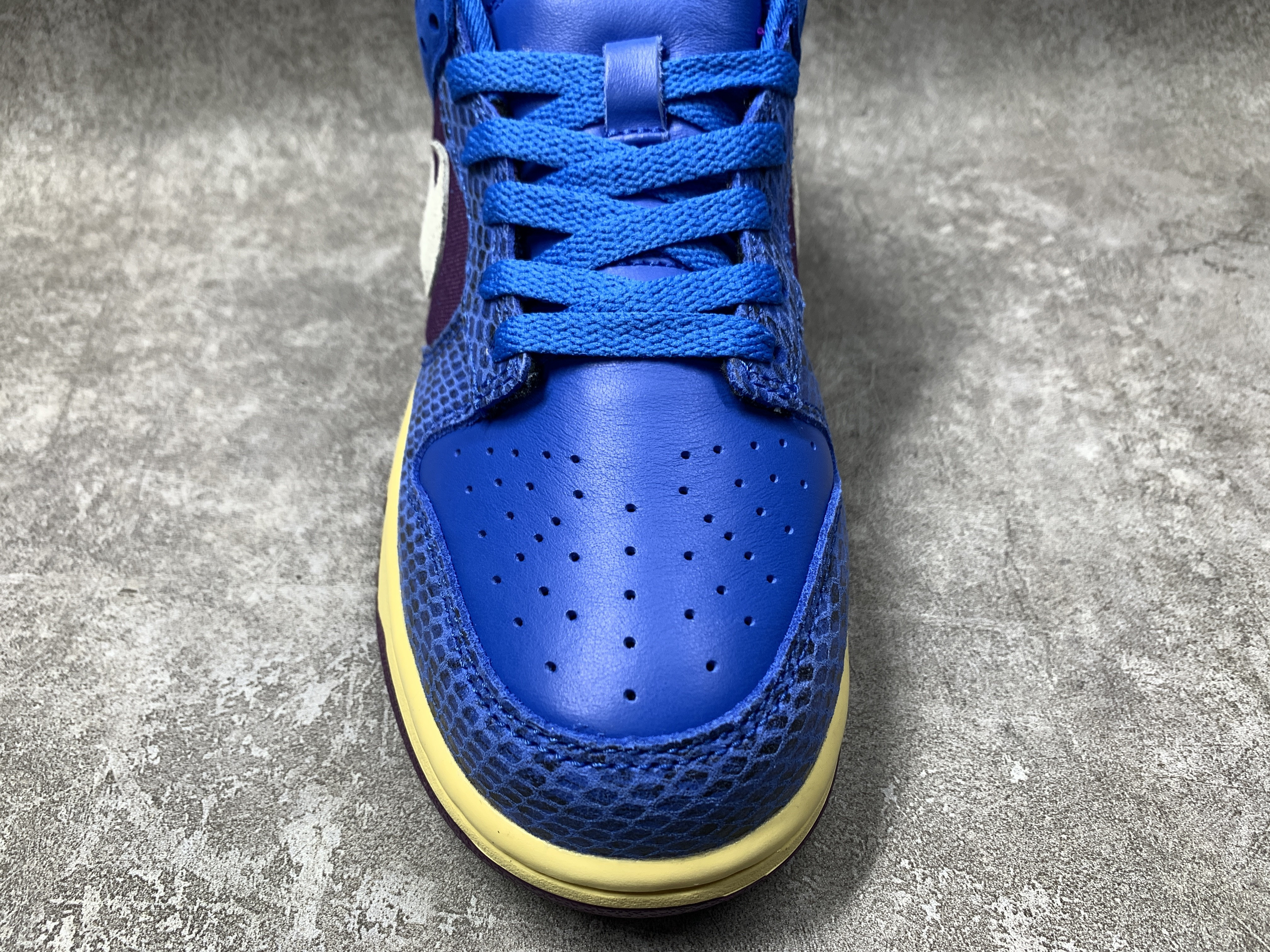 Nike Dunk Low UNDEFEATED Dunk vs. AF1