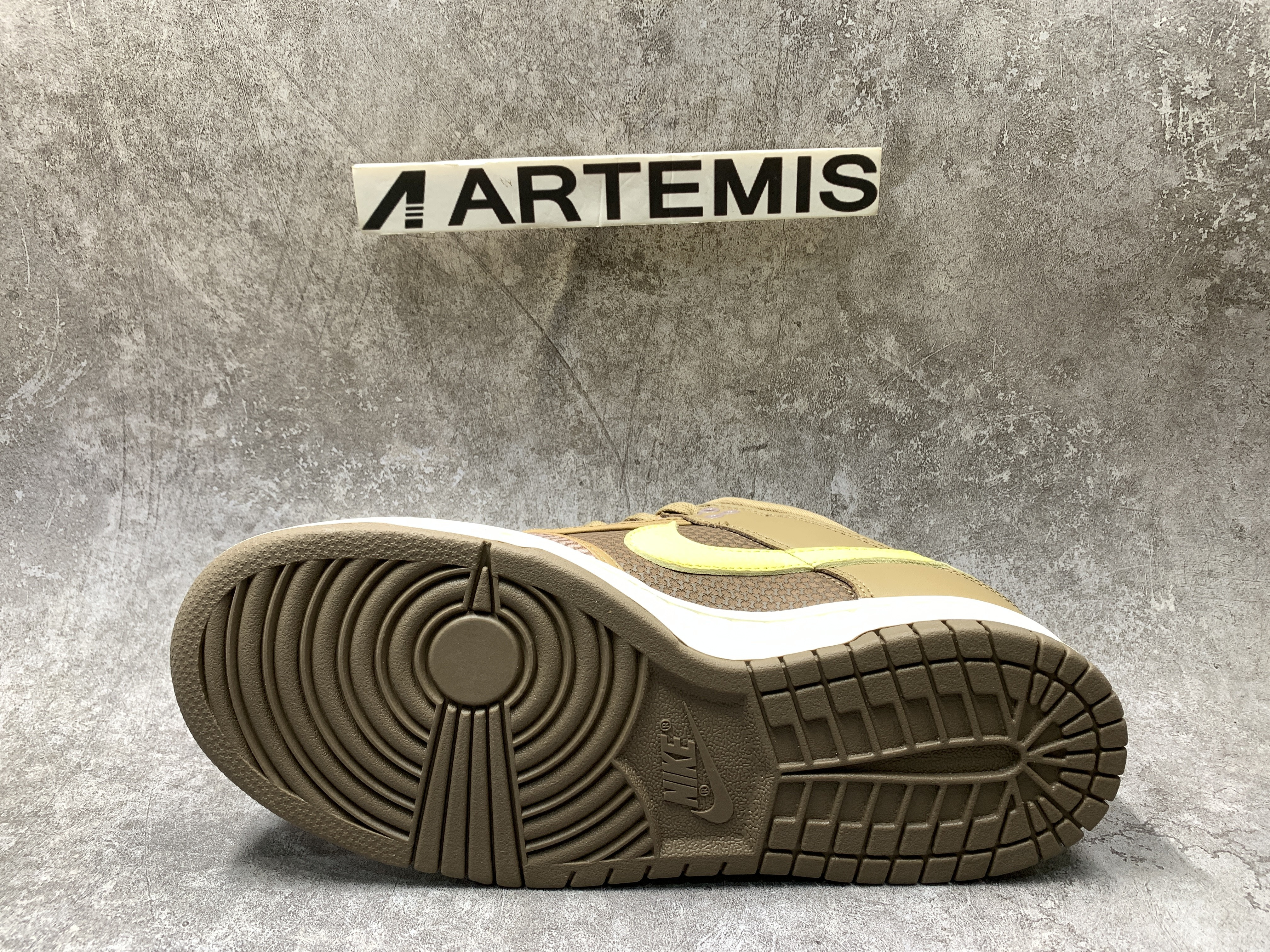 Nike Dunk Low SP UNDEFEATED Canteen Dunk vs. AF1 Pack