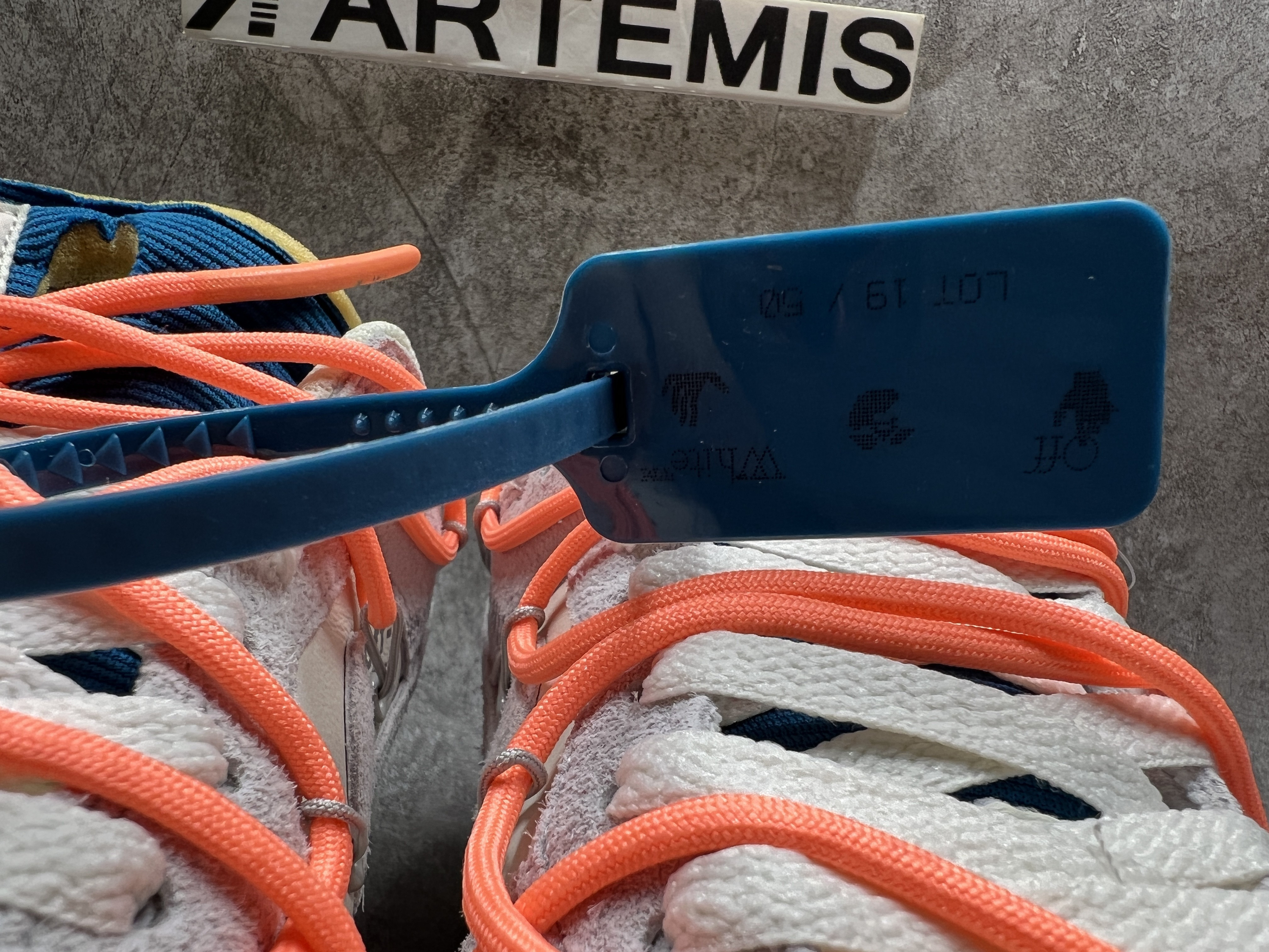 Nike Dunk Low Off-White Lot 19