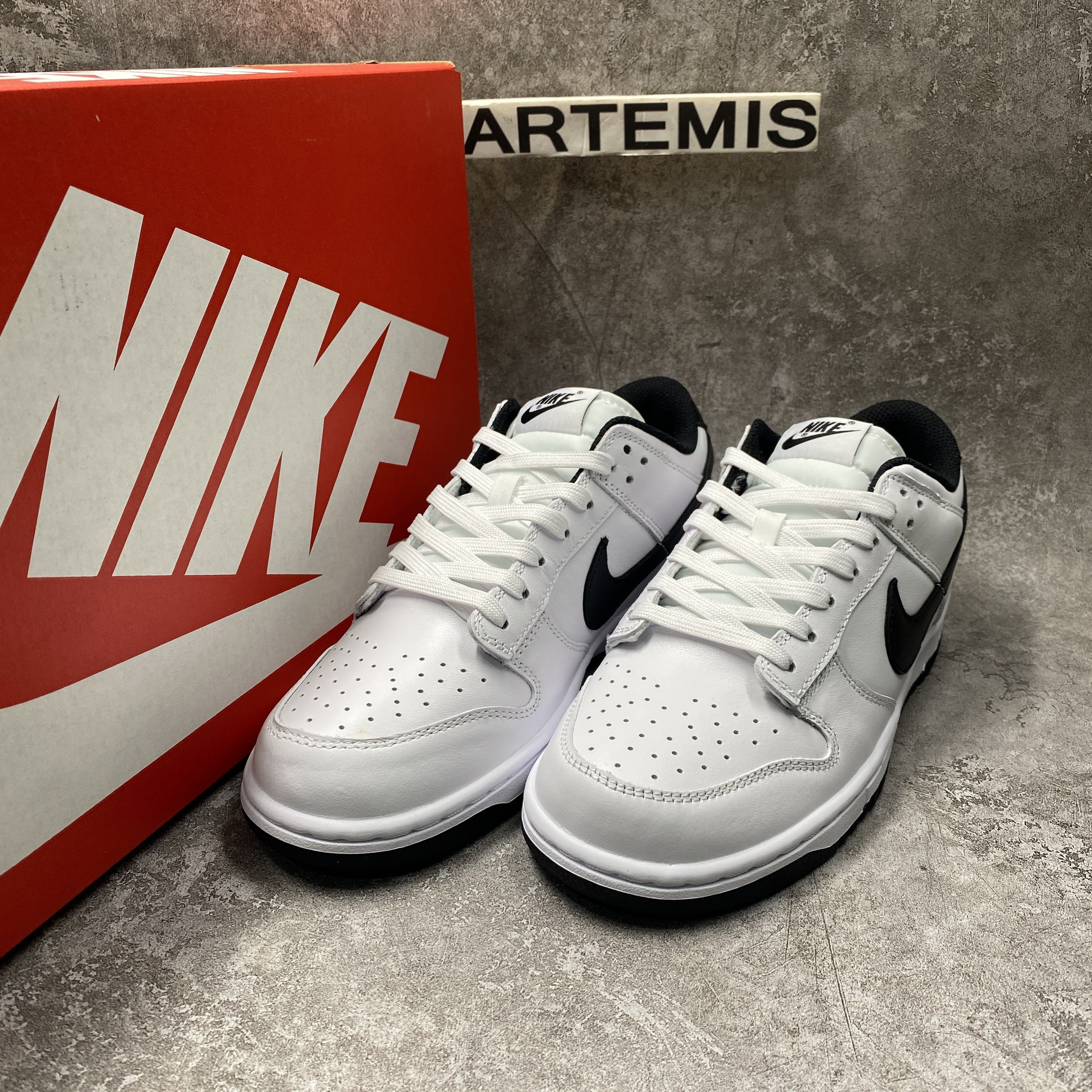 nike dunk low surF**es in clean white and black