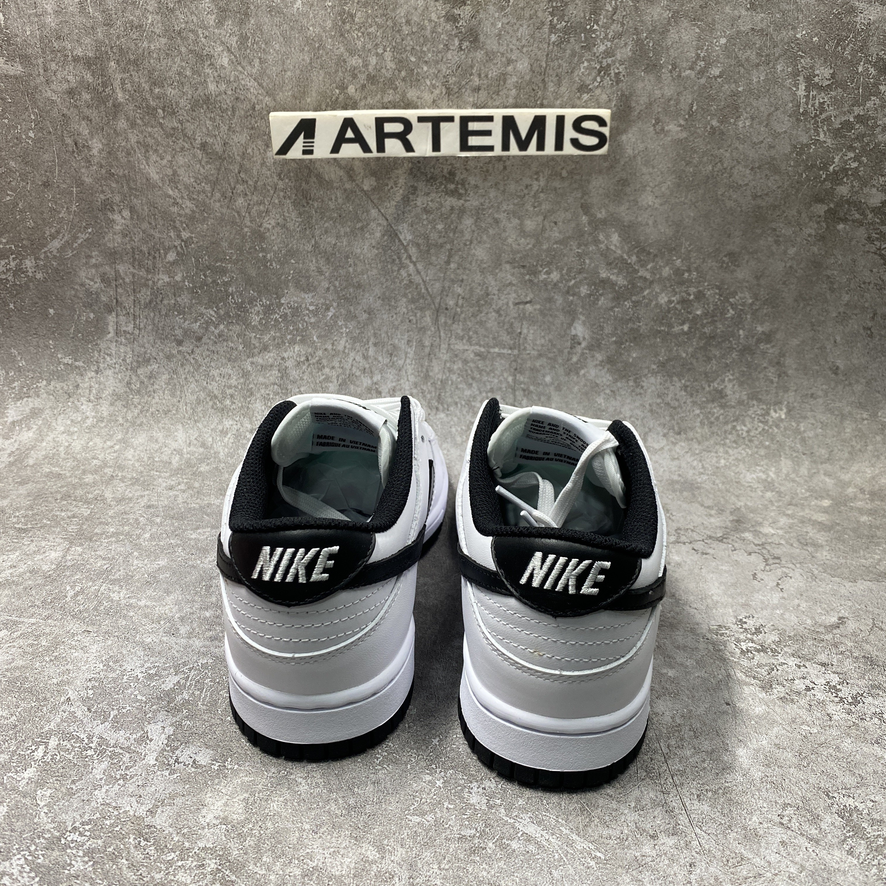 nike dunk low surF**es in clean white and black