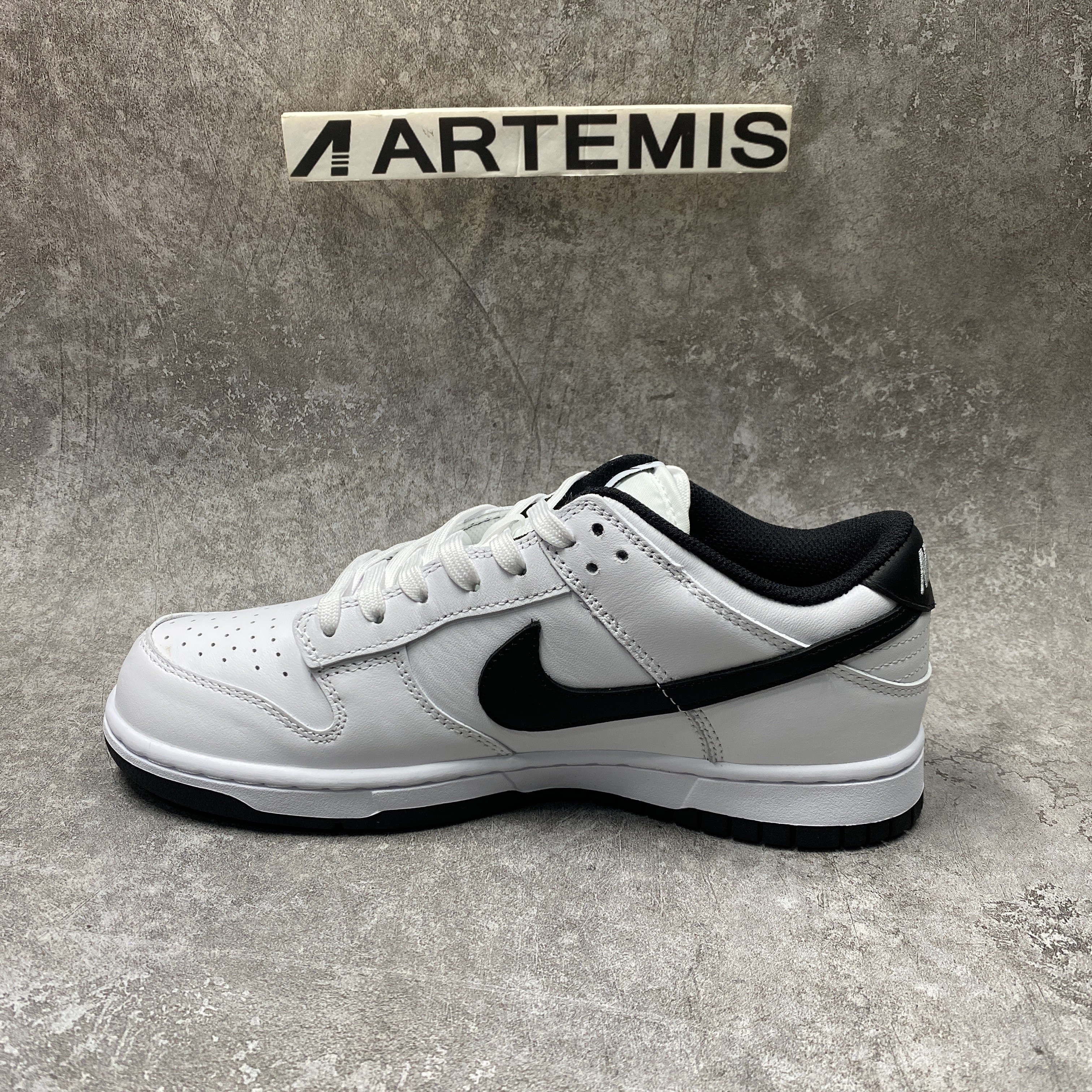 nike dunk low surF**es in clean white and black