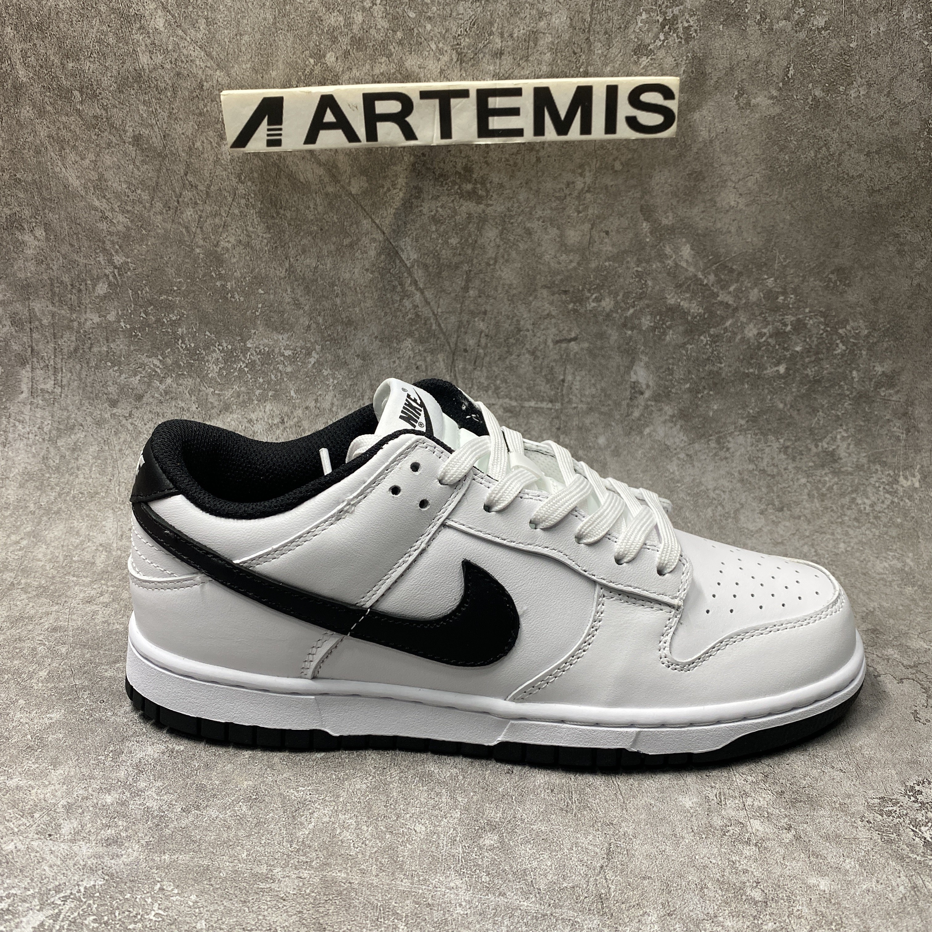 nike dunk low surF**es in clean white and black