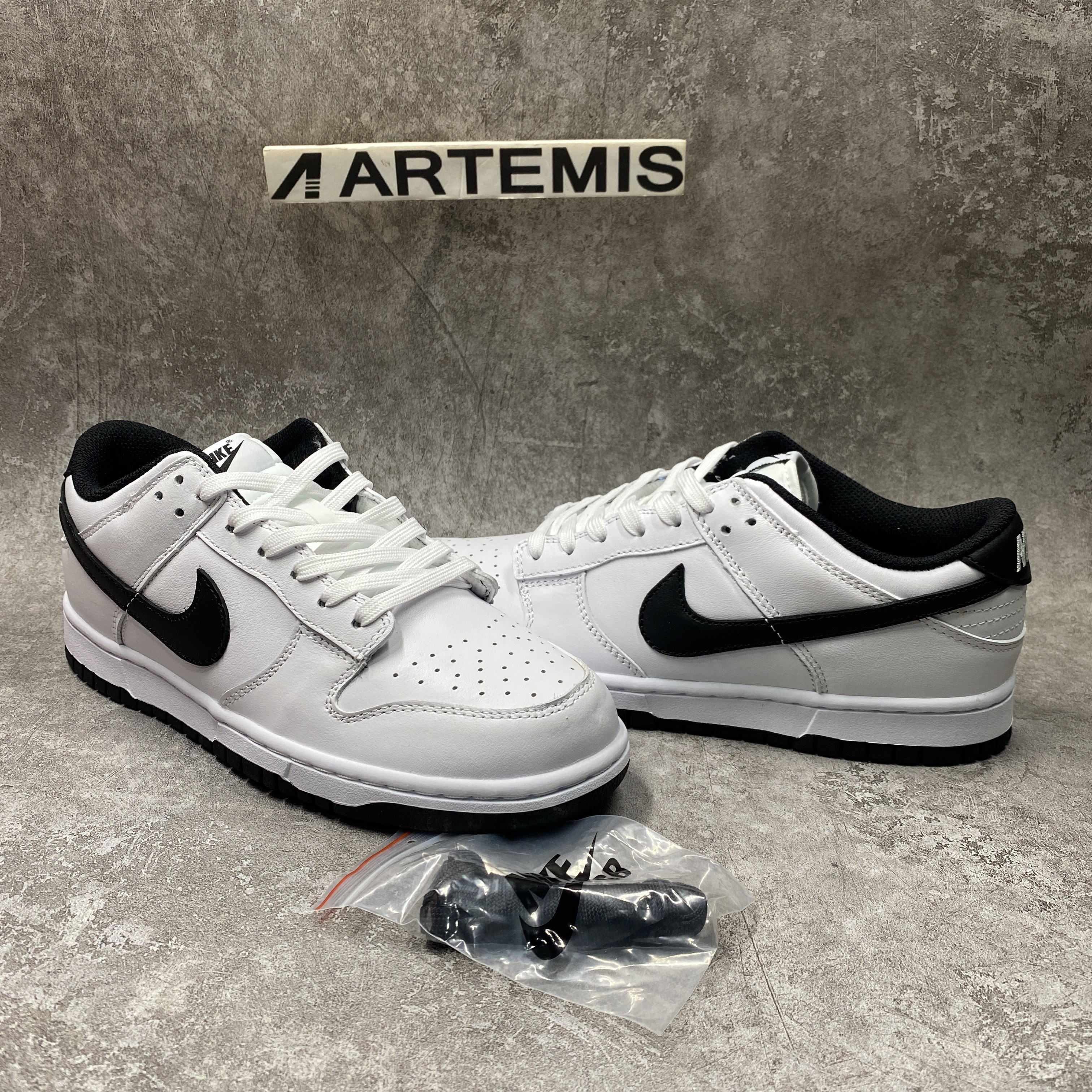 nike dunk low surF**es in clean white and black