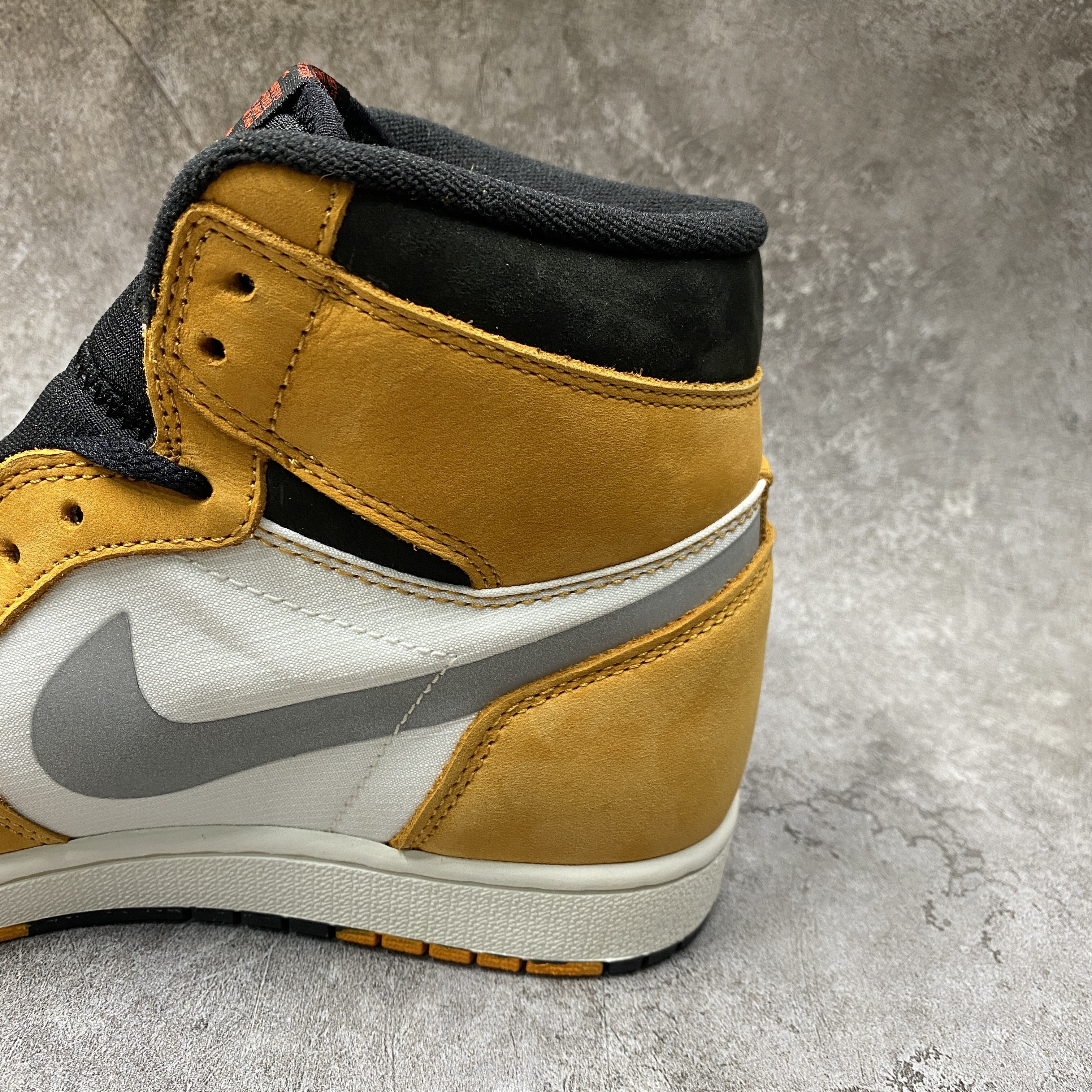 Air Jordan 1 High Element Gore-Tex Light Curry