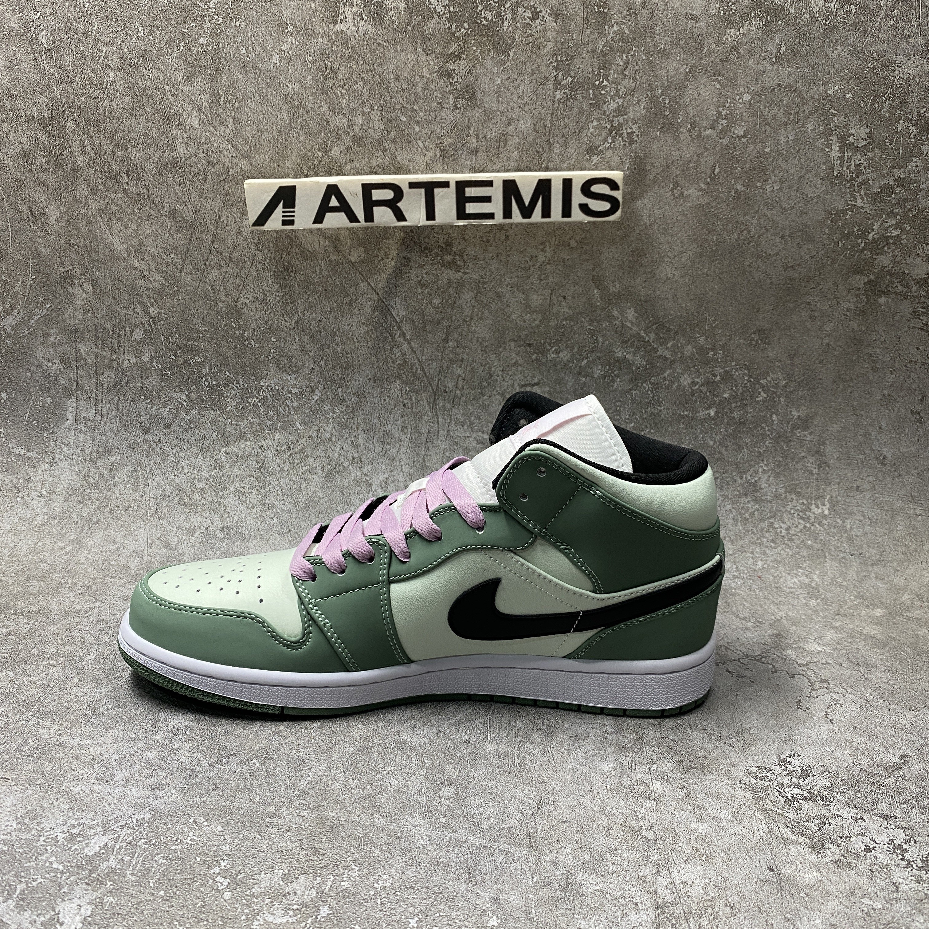 Air Jordan 1 Mid Dutch Green