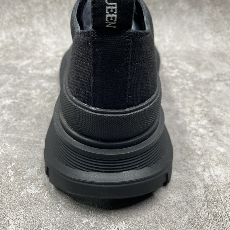 ale*d*r M*Q*en tread slick low lace up black