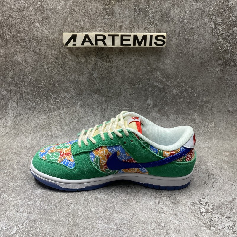 Nike Dunk Low Foam Finger