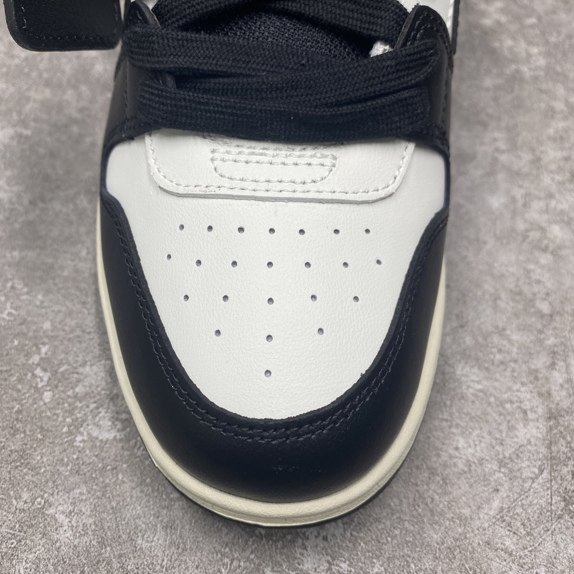 OFF-WHITE Out Of Office Black and White