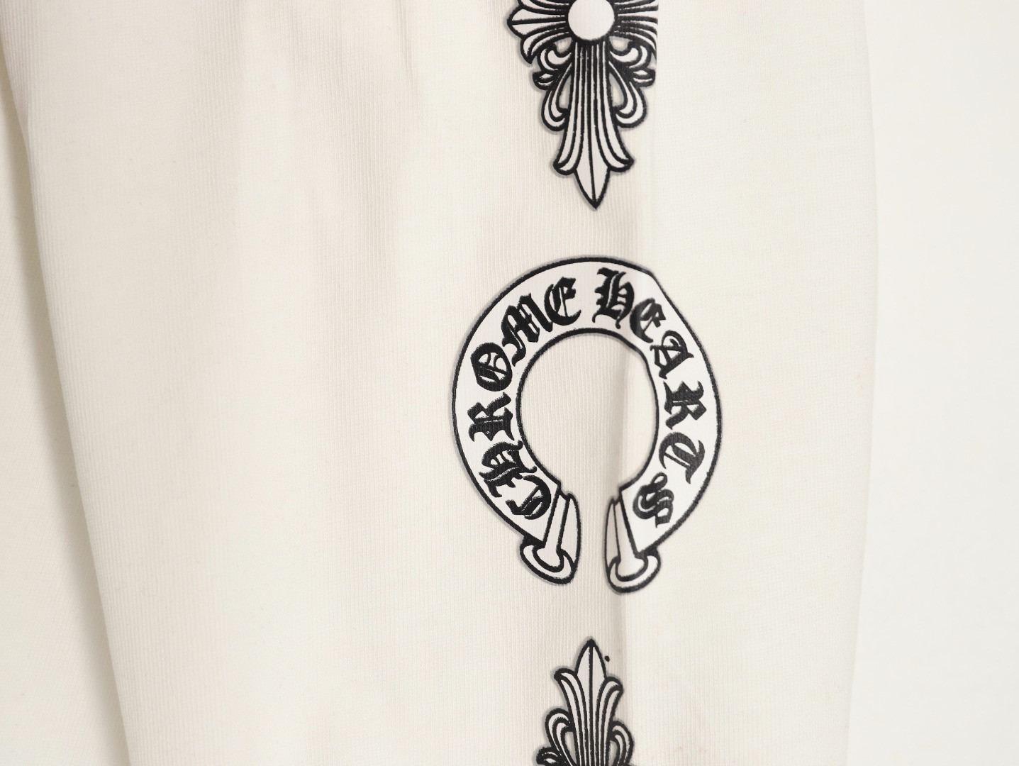 Ch**me He**ts long-sleeved t-shirt