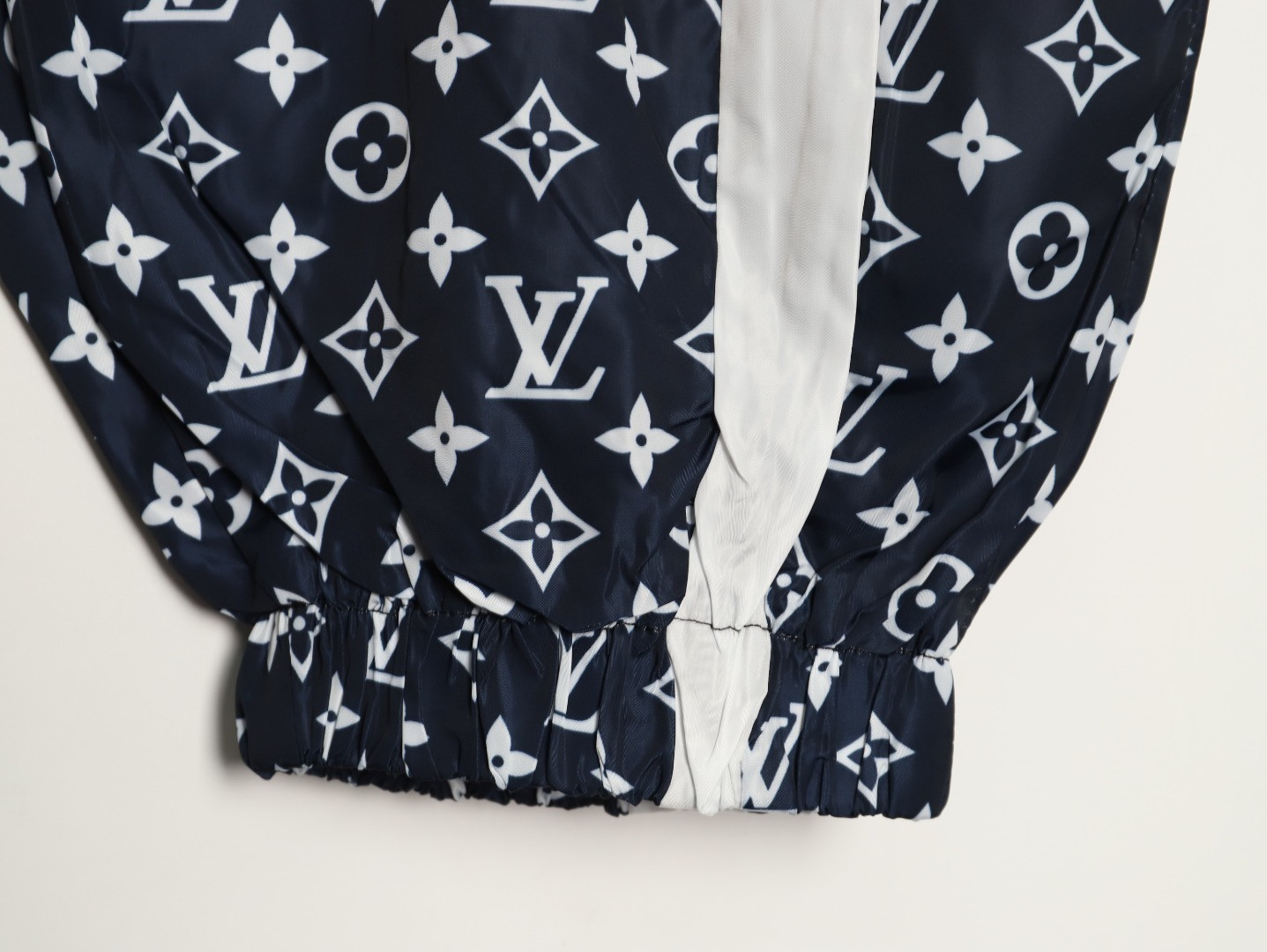 l0*is V*t0n pants suit