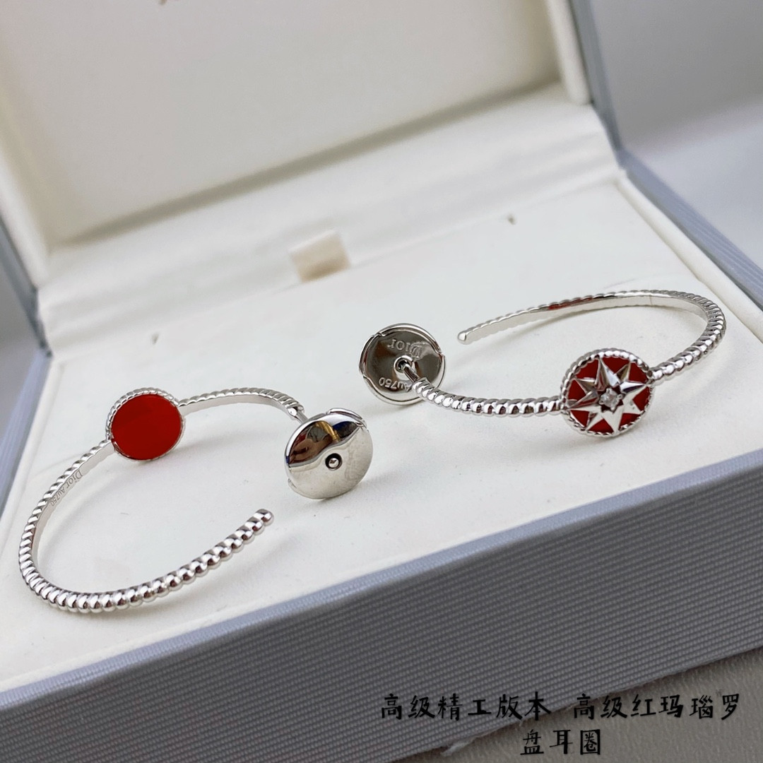 D*or eight-pointed star earrings