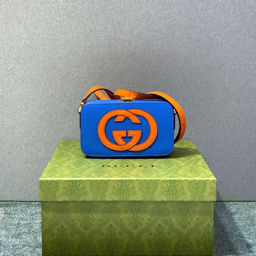G*u*i Interlocking G mini bag