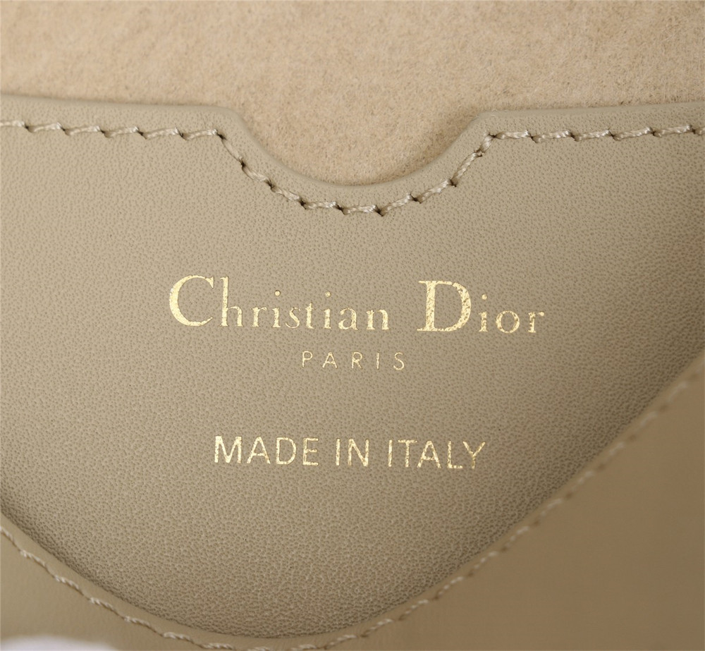 MEDIUM D*0r BOBBY BAG Beige Box Calfskin