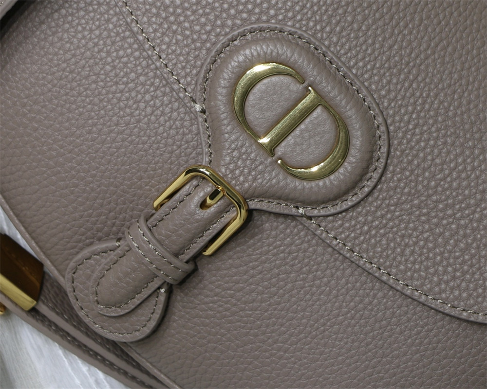 MEDIUM D*0r BOBBY BAG Grey Grained Calfskin