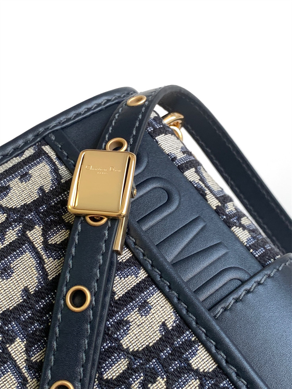 D*0r 30 MONTAIGNE EAST-WEST BAG WITH CHAIN Blue D*0r Oblique Jacquard 21 x 12 x 6 cm / 8.5 x 4.5 x 2.5 inches