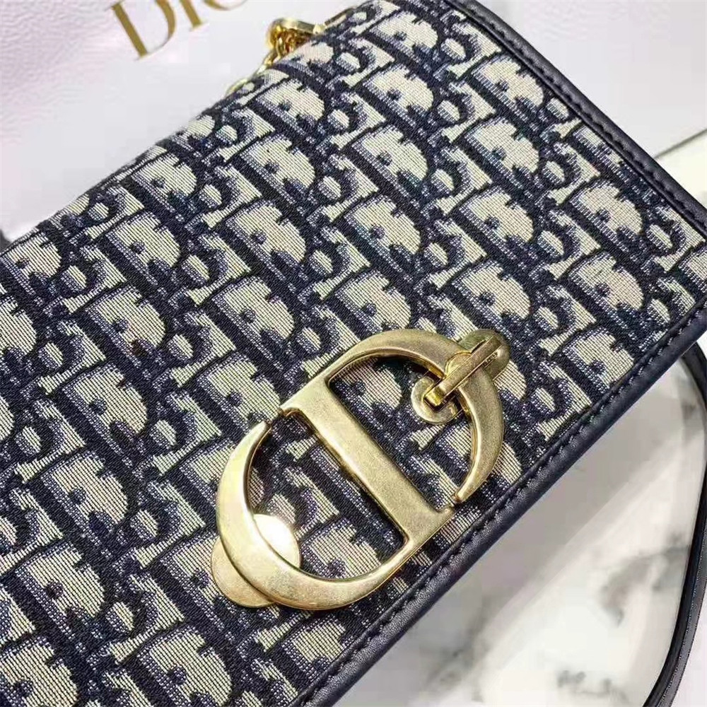 D*0r 30 MONTAIGNE CHAIN BAG Oblique 24x18x8 cm