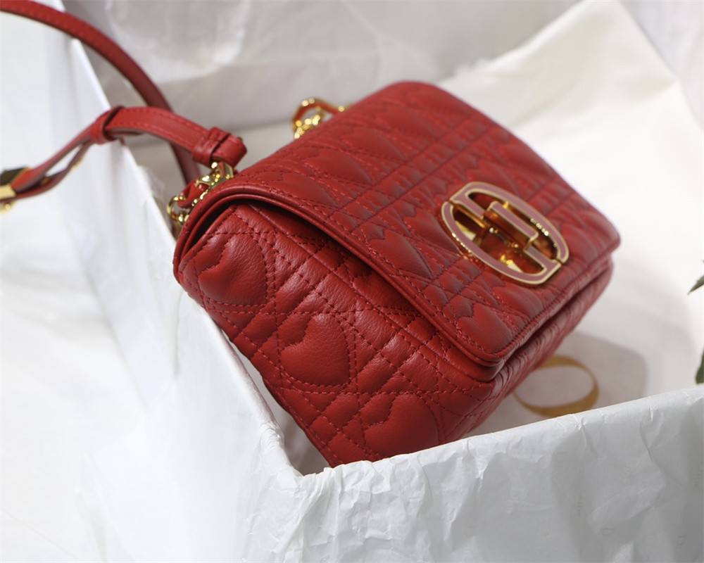 SMALL D*0r CARO BAG amour red 20 x 12 x 7 cm