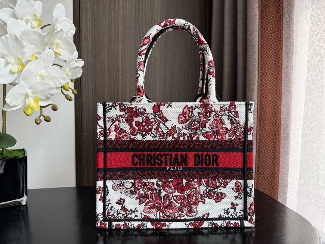 Small D*0r BOOK TOTE WHITE AND RED LE CŒUR DES PAPILLONS EMBROIDERY 10.5 x 8.5 x 5.5 inches