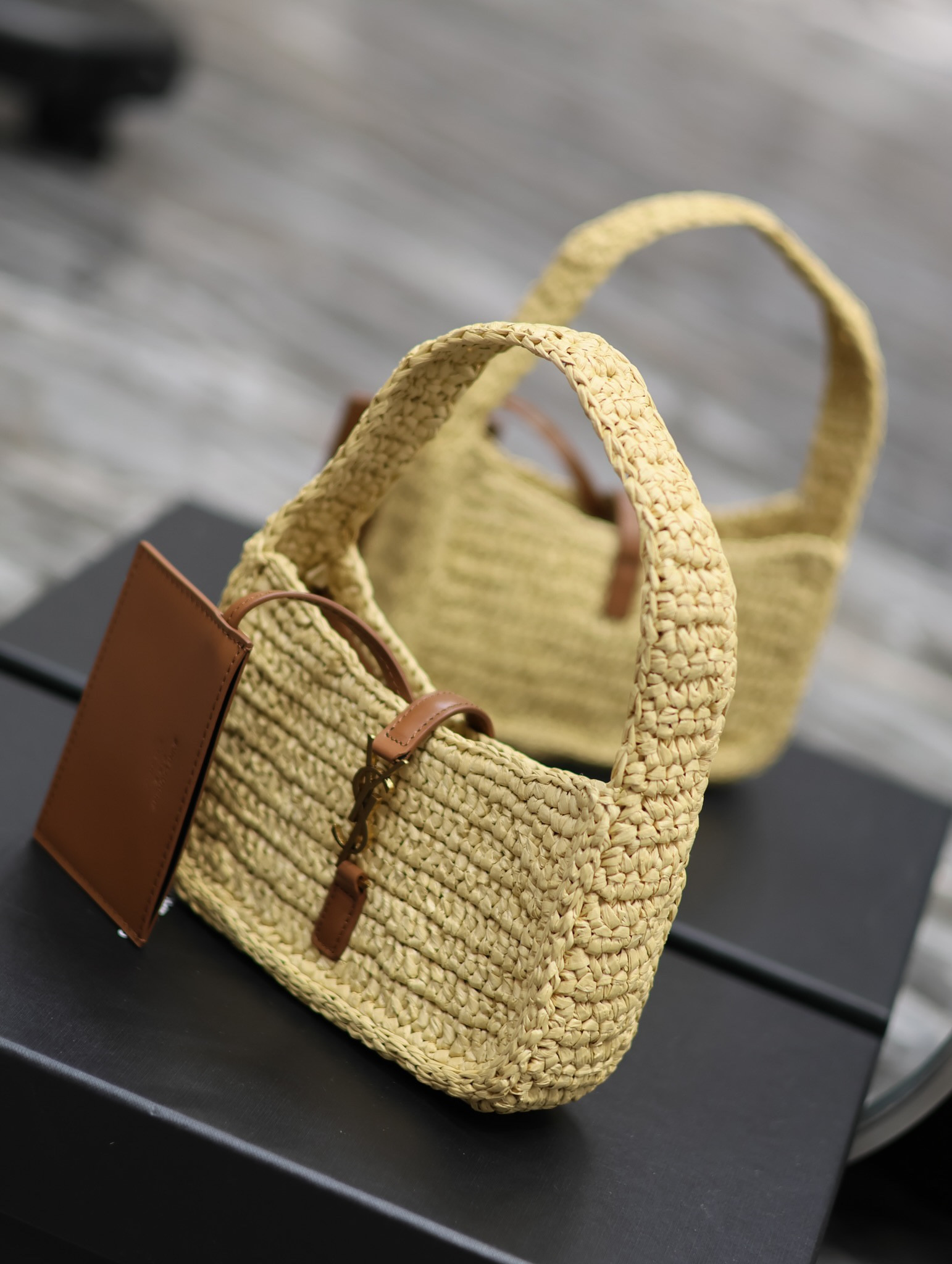 Y*L le 5 À 7 mini in raffia color natural 7.5x4.5x1.8 inches