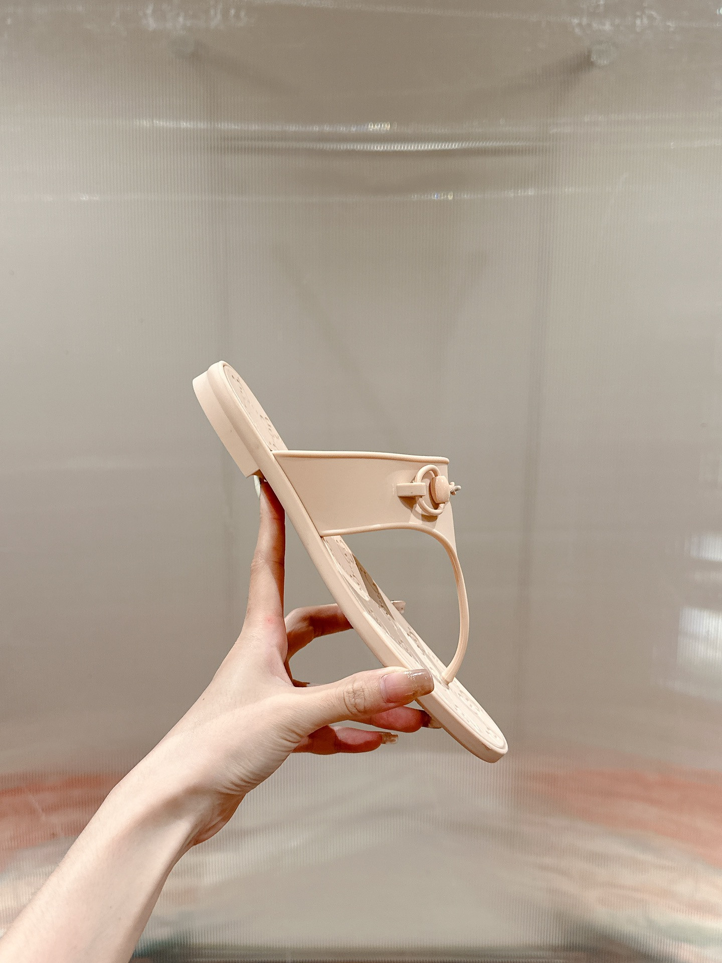 UA G*u*i WOMEN