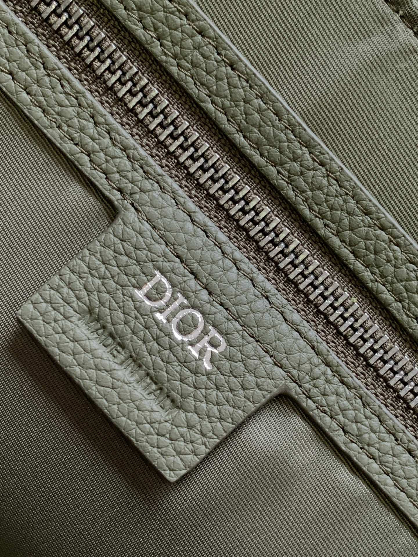 D*0r Weekender 40 Khaki D*0r Gravity Leather and Khaki Grained Calfskin 57.5 x 34.5 x 22 cm
