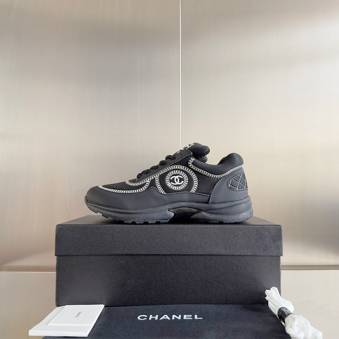 UA Ch*el SNEAKER