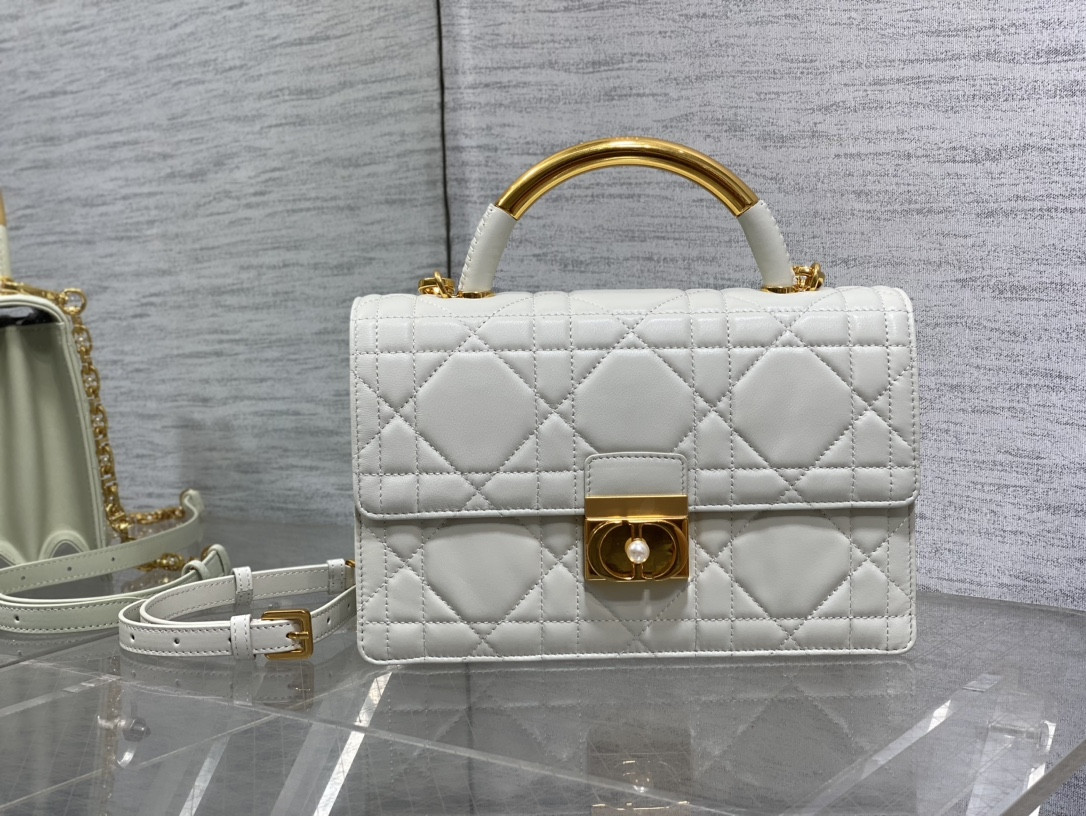 D*0r Medium D*0r Ange Bag Latte Macrocannage Calfskin 26 x 17 x 9 cm