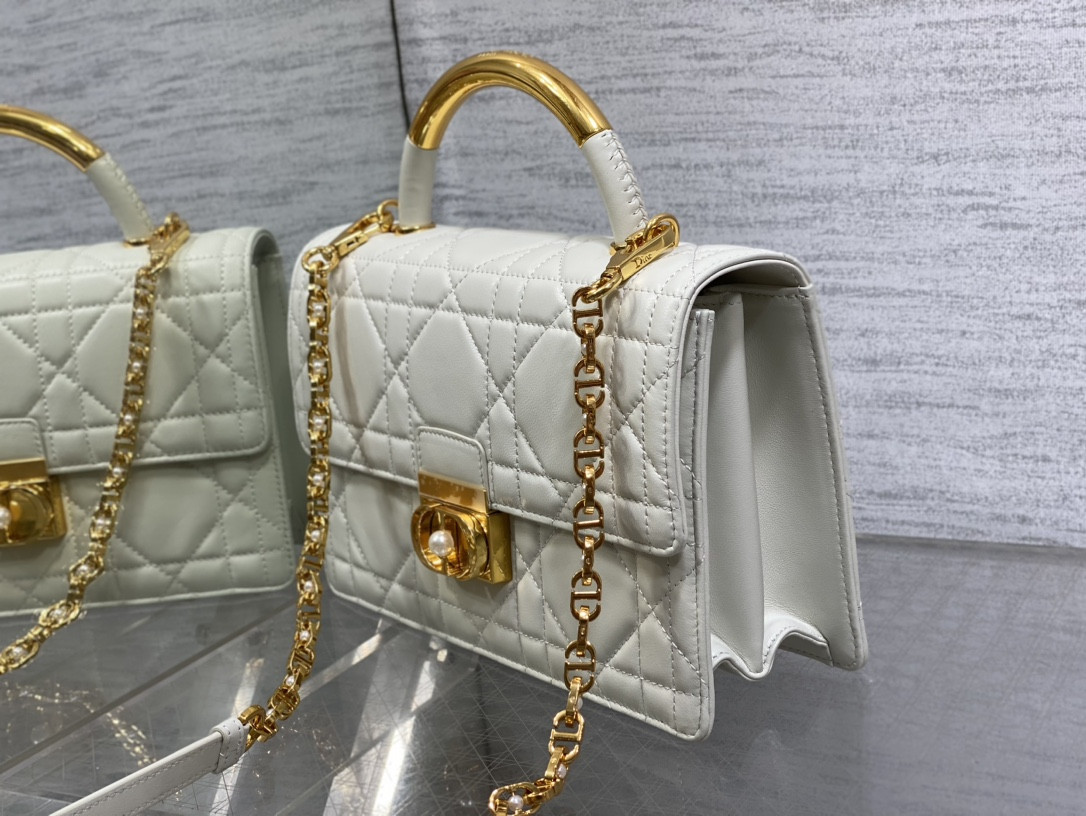 D*0r Medium D*0r Ange Bag Latte Macrocannage Calfskin 26 x 17 x 9 cm