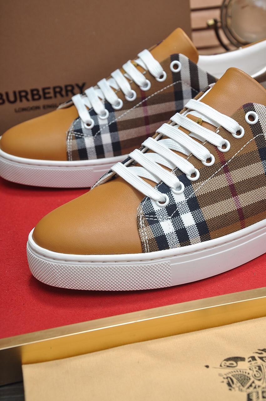 UA B**rry Check Sneakers