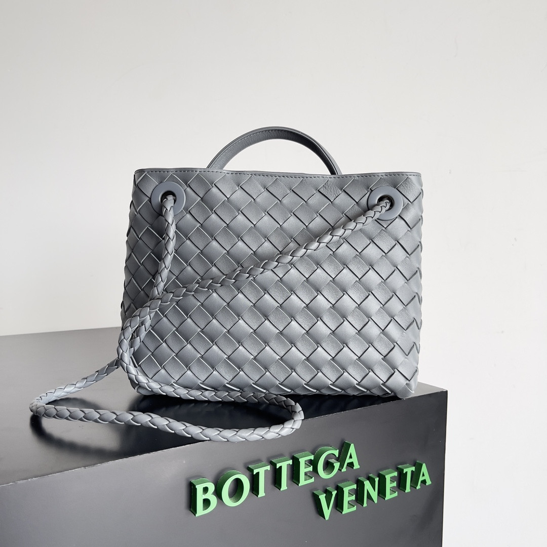 Bo*te*ga Ve*ne*ta Small Andiamo 25x22x10.5cm