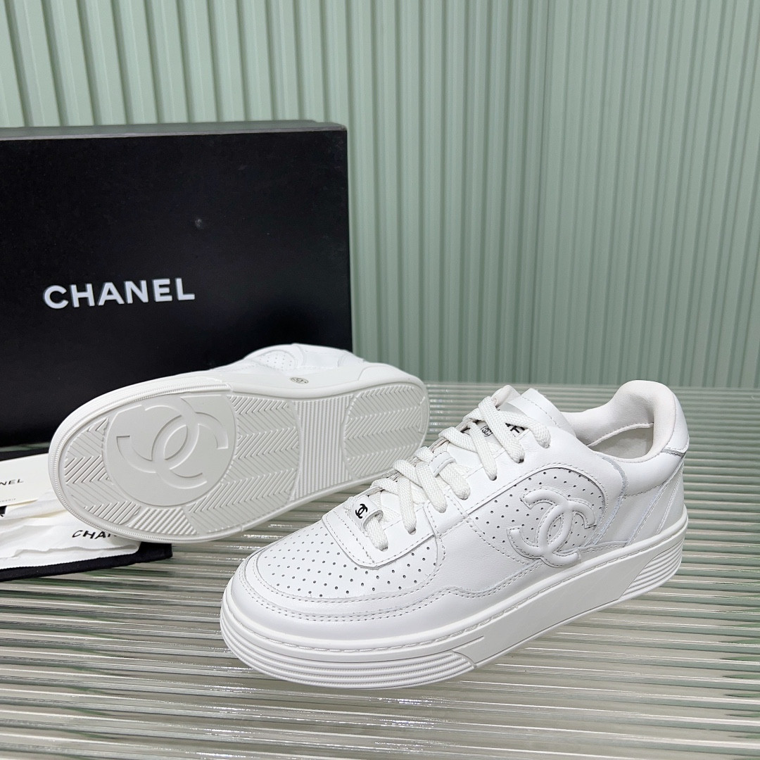 UA Ch*el SNEAKER