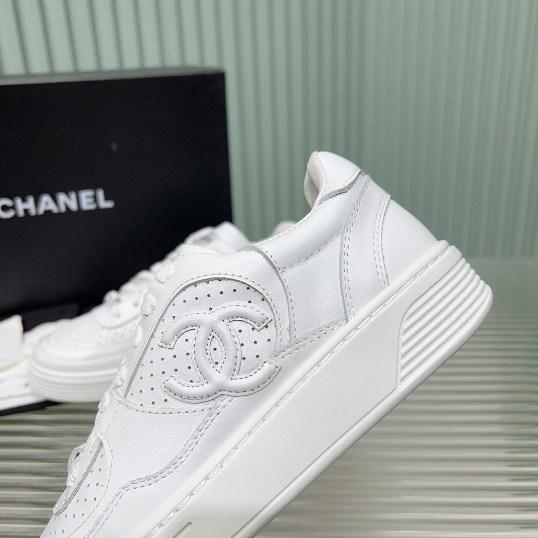 UA Ch*el SNEAKER