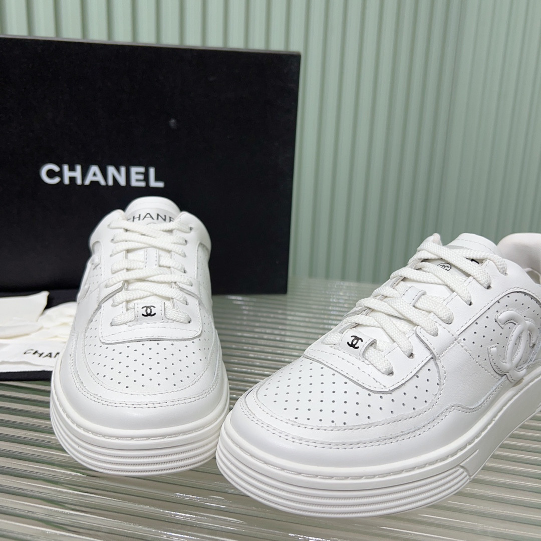 UA Ch*el SNEAKER
