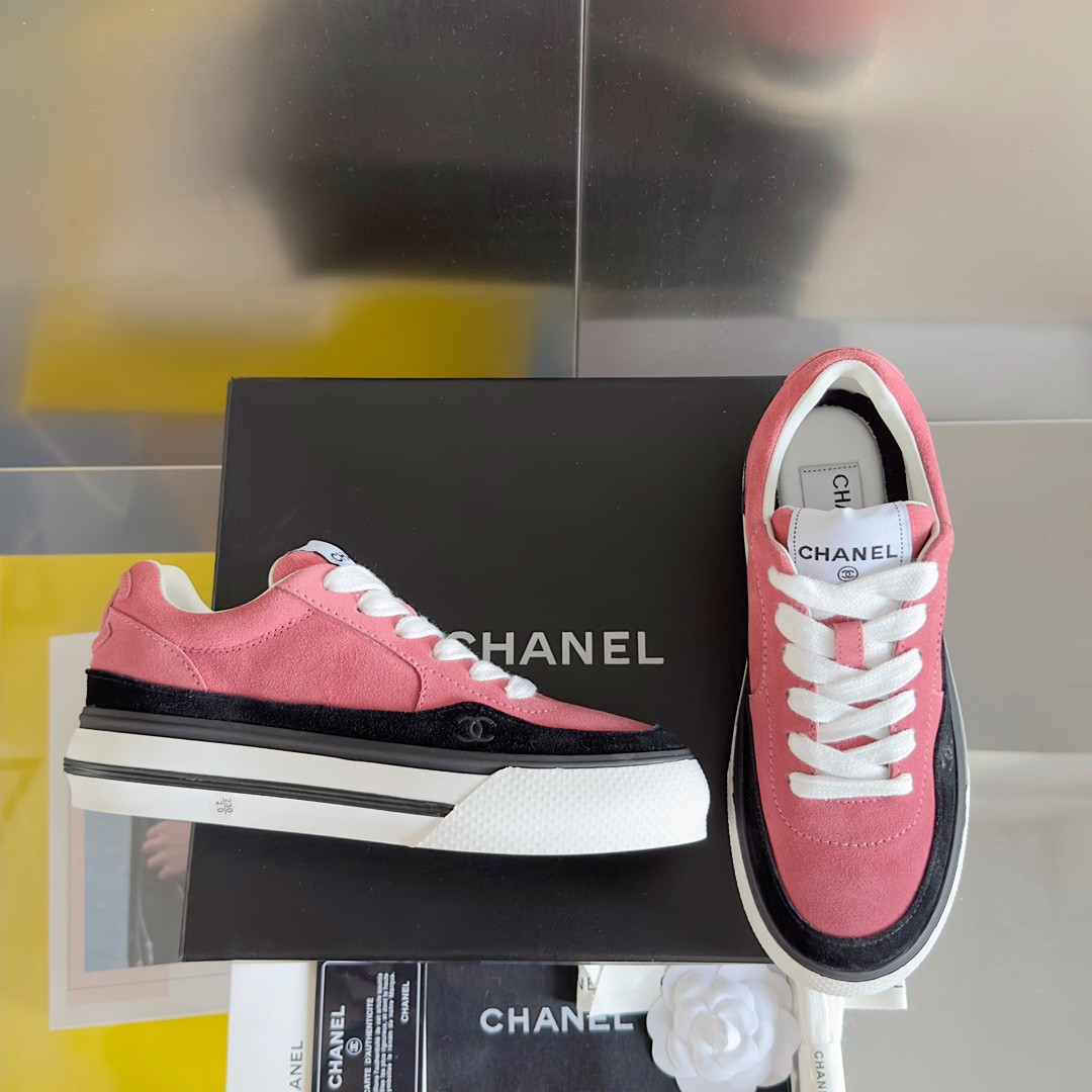 UA Ch*el SNEAKER