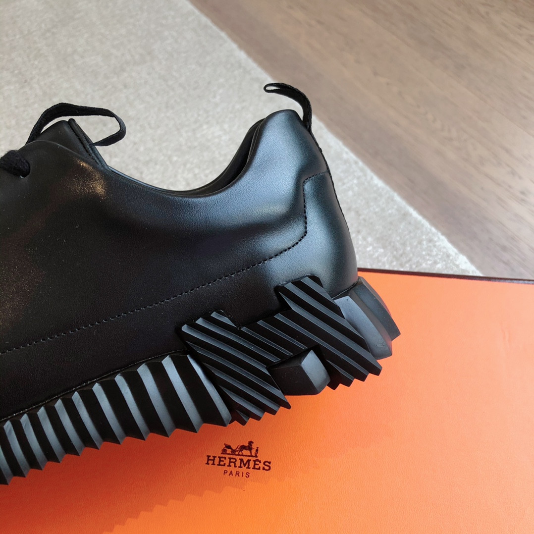 ua H**me5 bouncing sneaker