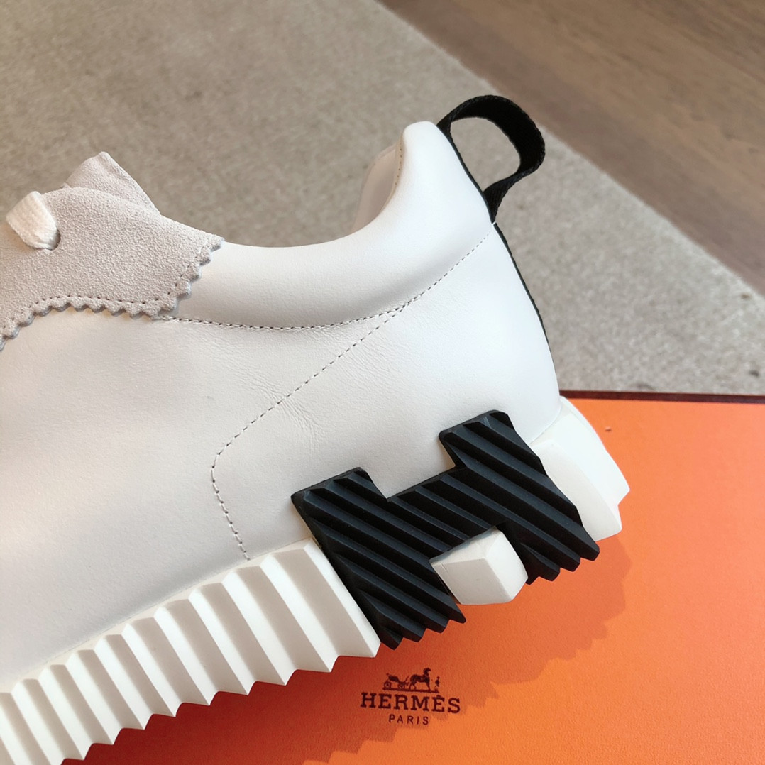 ua H**me5 bouncing sneaker