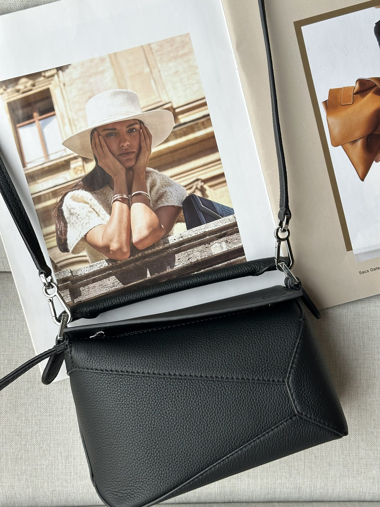 L0ew* Mini Puzzle bag in classic calfskin 18x12.5x8cm