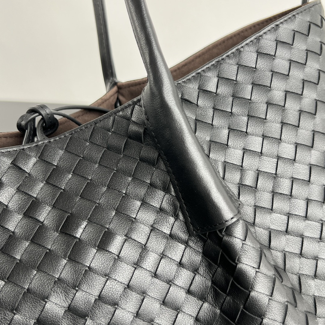 Bo*te*ga Ve*ne*ta Pinacoteca Reversible tote bag in Intrecciato silky calf leather 23x43x14.5cm (Without packaging)