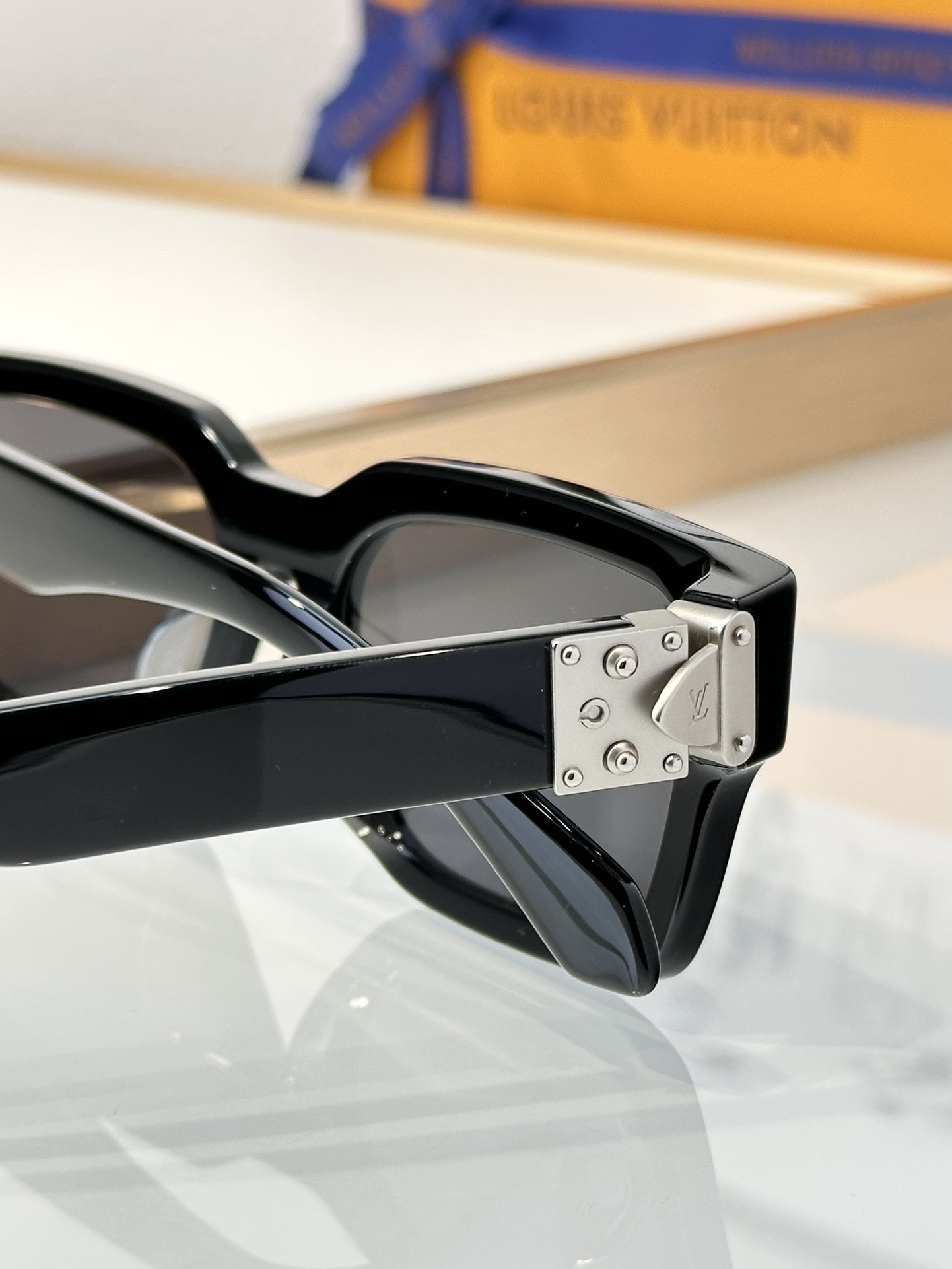 LV Glasses Z1414E Z1596E 55-19-145