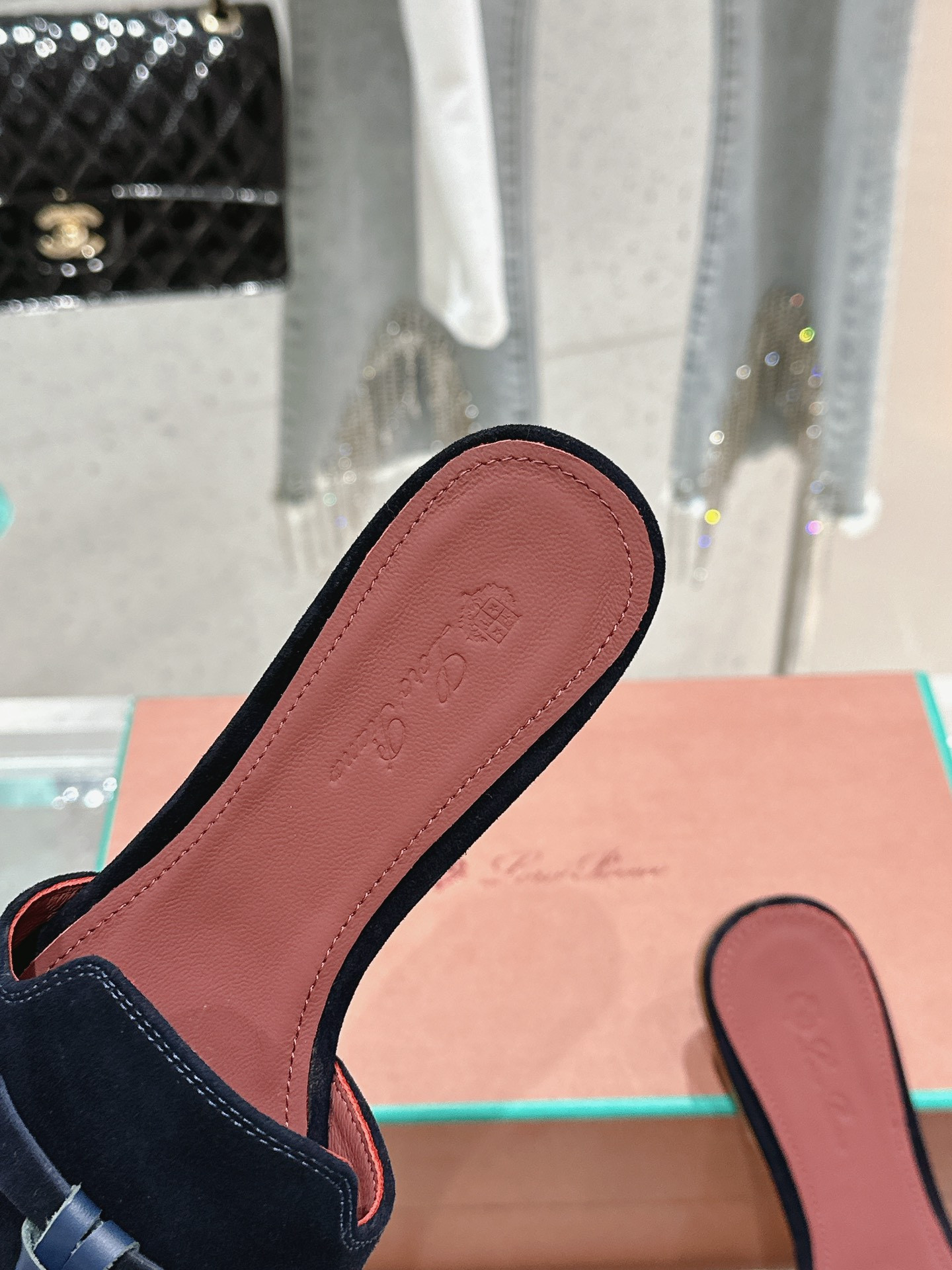 ua L**o p*ana summer charms sandal