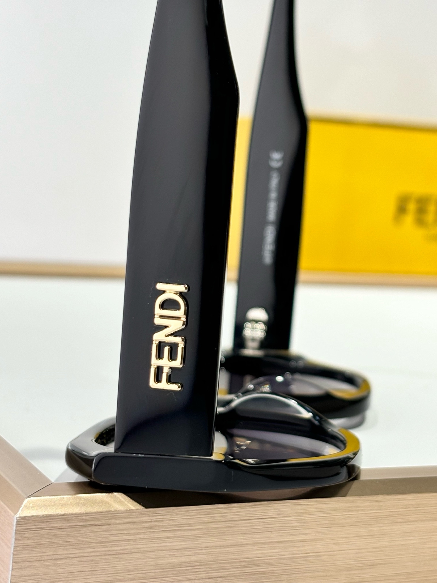 F**di glasses fe40118 52-23-142