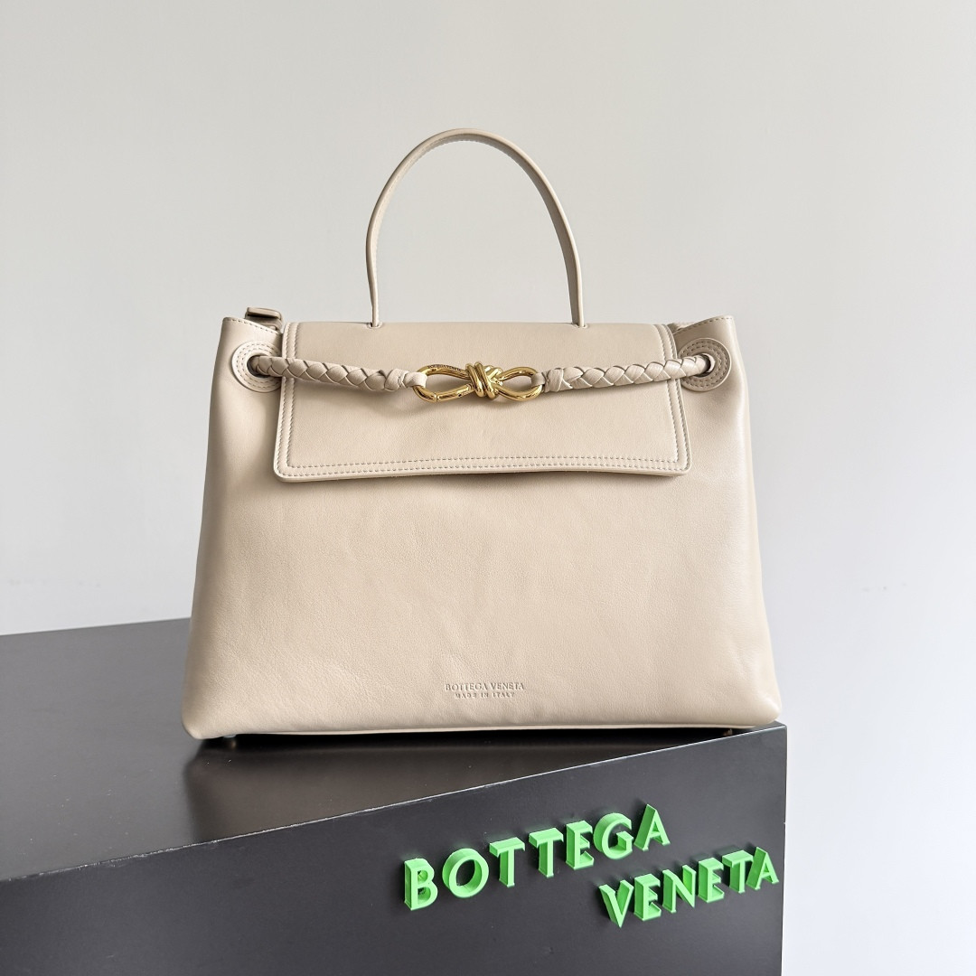 Bo*te*ga Ve*ne*ta Medium Ciao Ciao 34x26x15cm